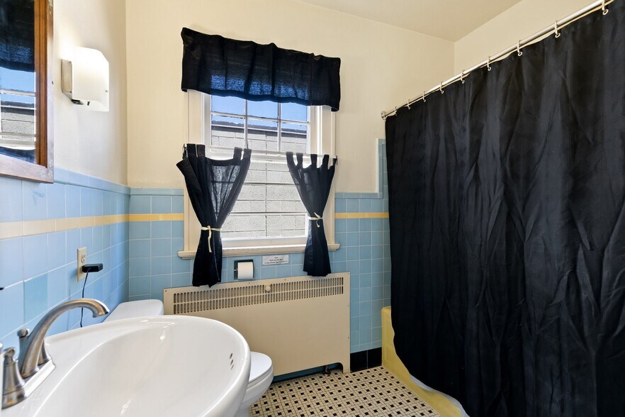 More Photos Of 128-130 E Monument St, Colorado Springs Office Residential For Sale