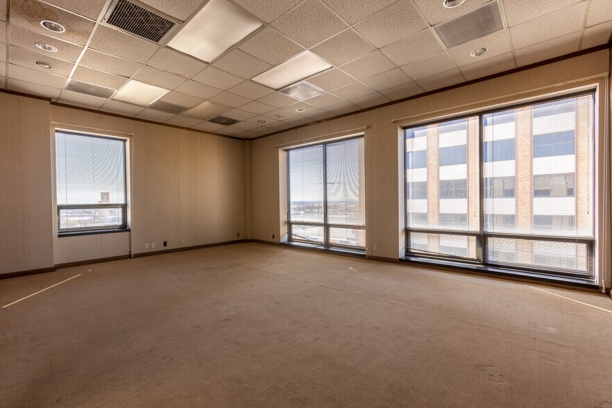 More Photos Of 301 Cypress St, Abilene Office For Sale