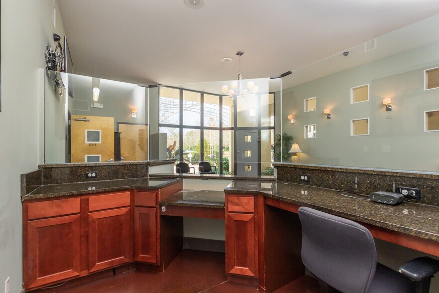 More Photos Of 100 S Greentree Ln, Foley Medical For Sale