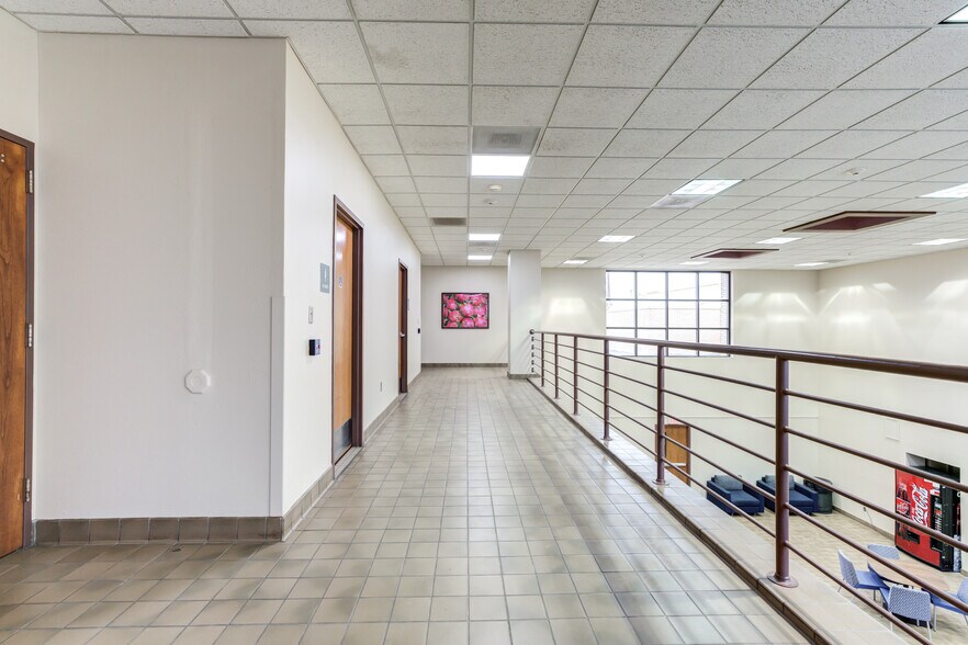 More Photos Of 3802-3806 Interstate 27, Lubbock Office For Sale