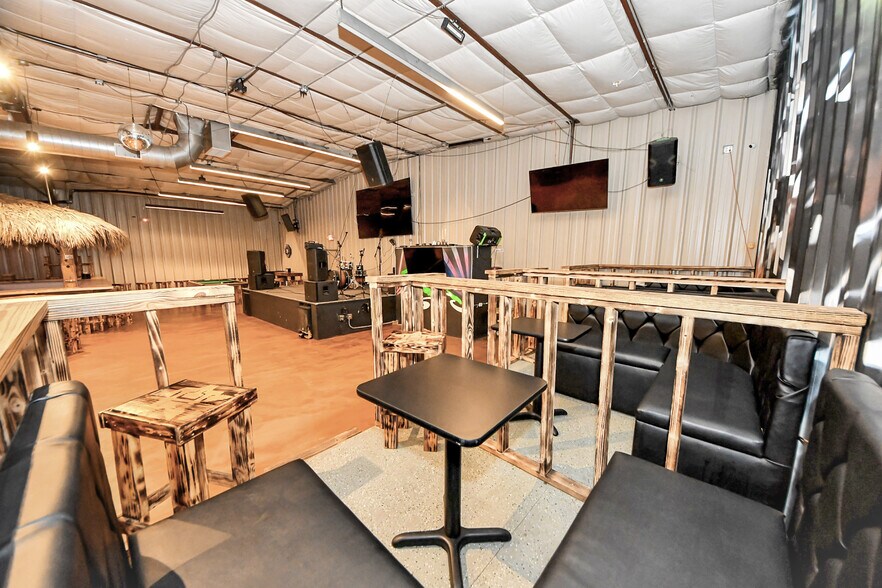 More Photos Of 11730 Aldine Westfield Rd, Houston Warehouse For Sale