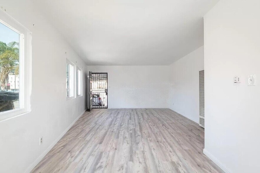 More Photos Of 4203 N Huntington Dr, Los Angeles Storefront Retail Residential For Sale