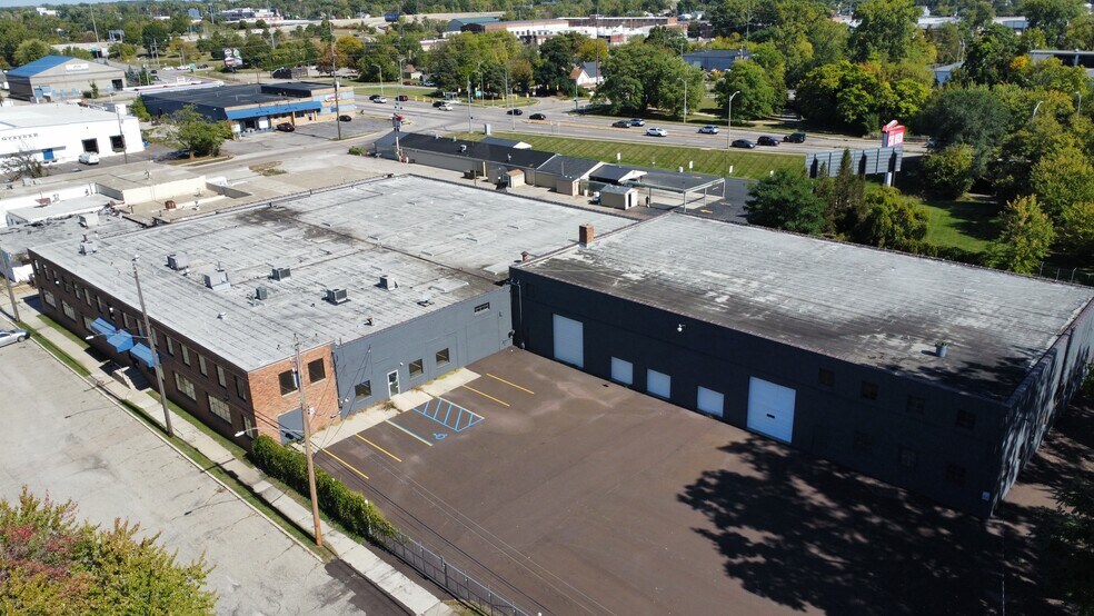 More Photos Of 1121 River St, Lansing Distribution For Lease