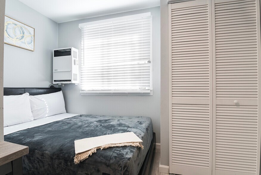 More Photos Of 1864 Cordova St, Los Angeles Apartments For Sale
