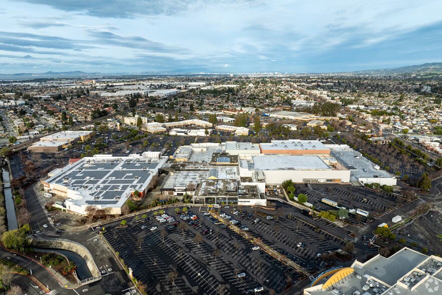 Primary Photo Of 15555 E 14th St, San Leandro Medical For Lease