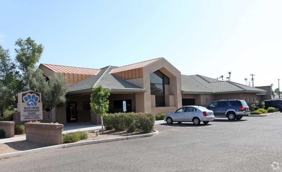 Primary Photo Of 4111 N 36th St, Phoenix Veterinarian Kennel For Sale