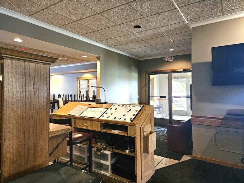 More Photos Of 5530 Gratiot Rd, Saginaw General Retail For Sale