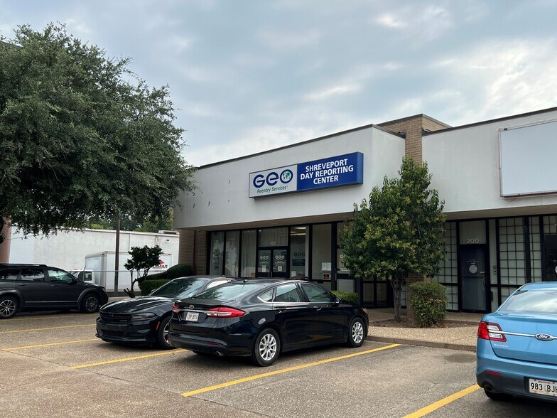 More Photos Of 2525 Youree Dr, Shreveport Office For Sale