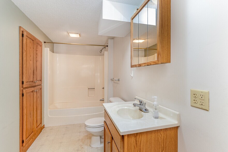 More Photos Of 13960 Lake Dr NE, Forest Lake Industrial For Sale