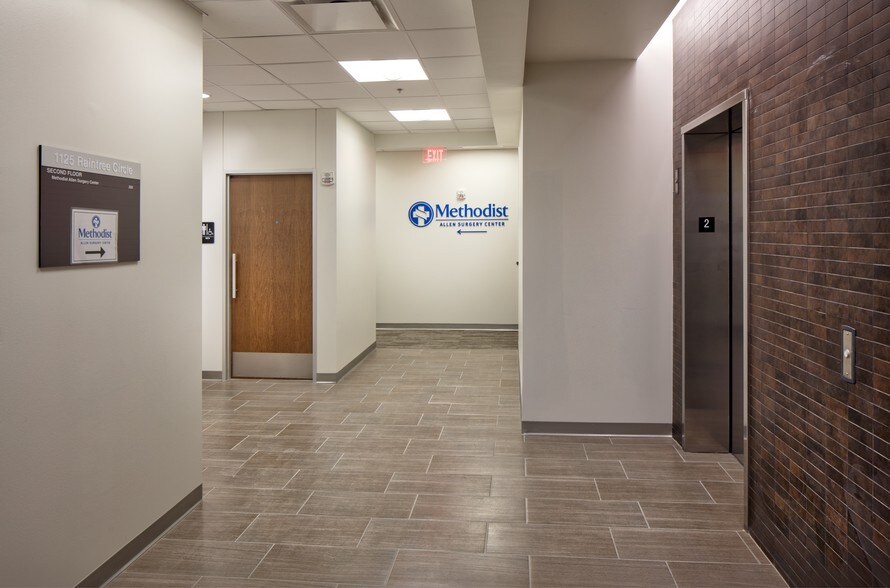 More Photos Of 1125 Raintree Cir, Allen Medical For Lease