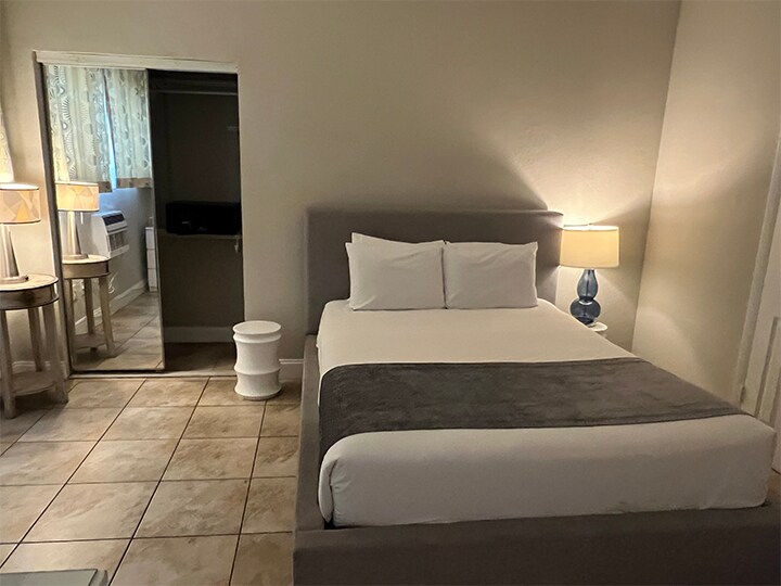 More Photos Of 8100 Harding Ave, Miami Beach Apartments For Sale