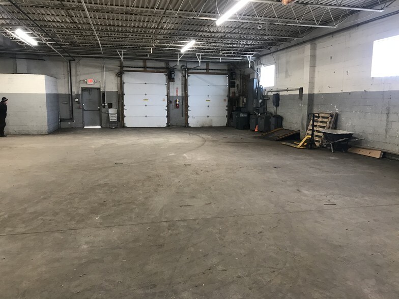 More Photos Of 1615 Bustleton Pike, Feasterville Trevose Warehouse For Lease