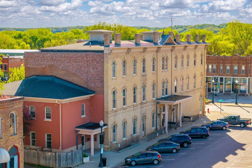 More Photos Of 122 S Minnesota Ave, Saint Peter Apartments For Sale