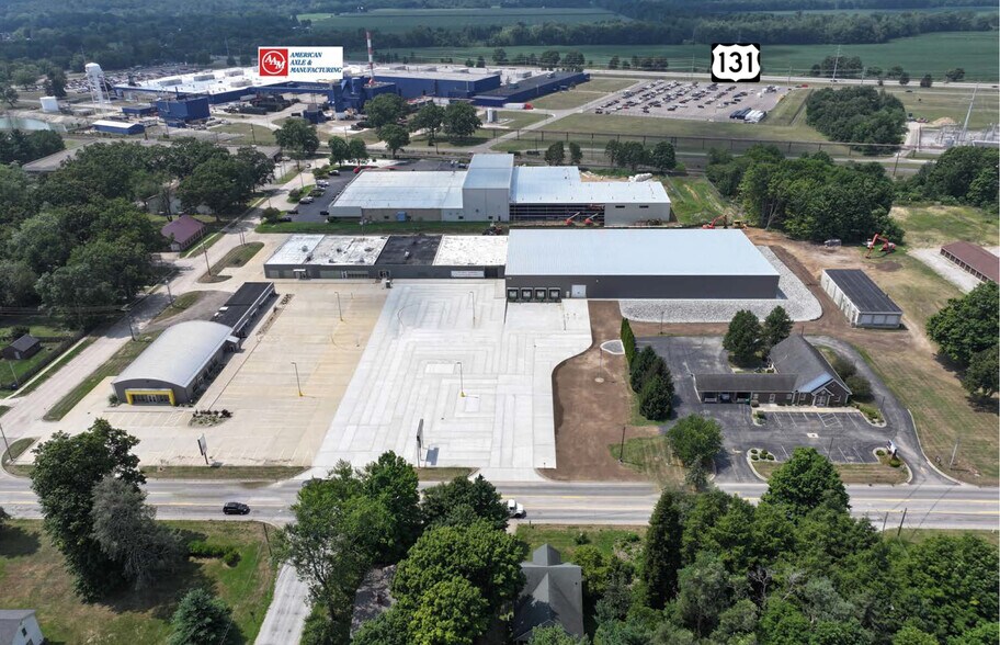 More Photos Of 1100 N Main St, Three Rivers Manufacturing For Lease