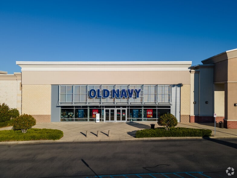 More Photos Of 630 Colonial Promenade, Alabaster Unknown For Lease