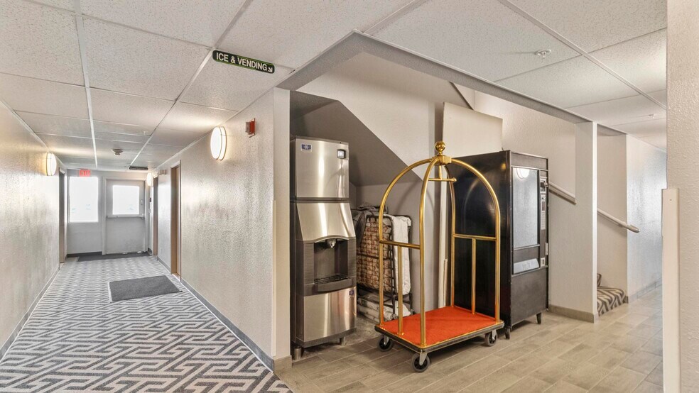 More Photos Of 1509 6th St, Wells Hotel For Sale