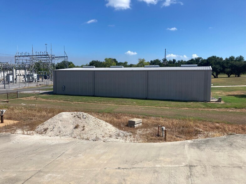 More Photos Of 7939 Intracoastal Park Rd, Sulphur Industrial For Lease