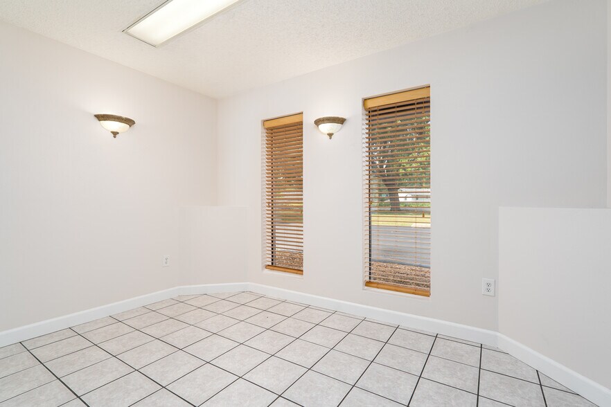 More Photos Of 4917 Maryville Rd, Granite City Medical For Sale