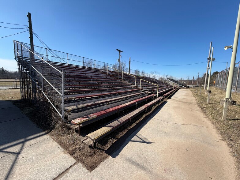 More Photos Of 350 W Riley Thompson Rd, Muskegon Sports And Entertainment For Sale