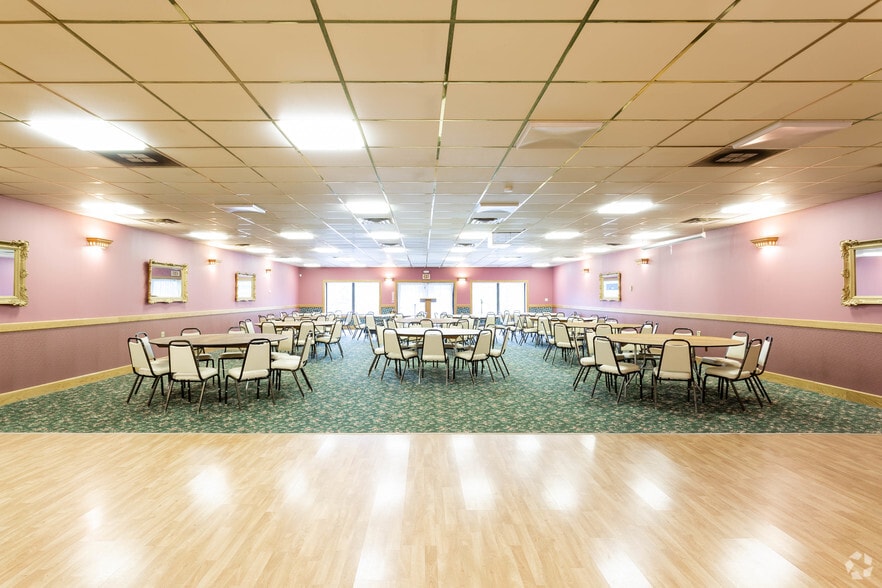 More Photos Of 2107 Rt-48, Fulton Restaurant For Lease