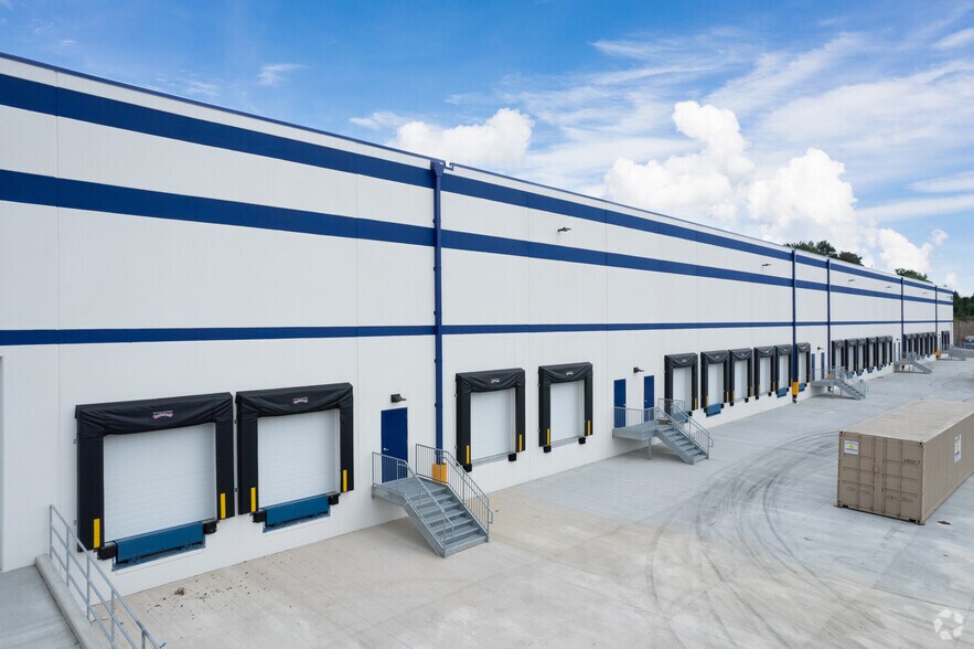 More Photos Of 1865 62nd St, Baltimore Warehouse For Lease