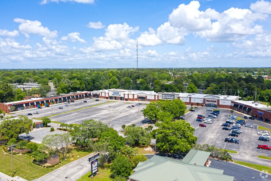 More Photos Of 946 Orleans Rd, Charleston Unknown For Lease