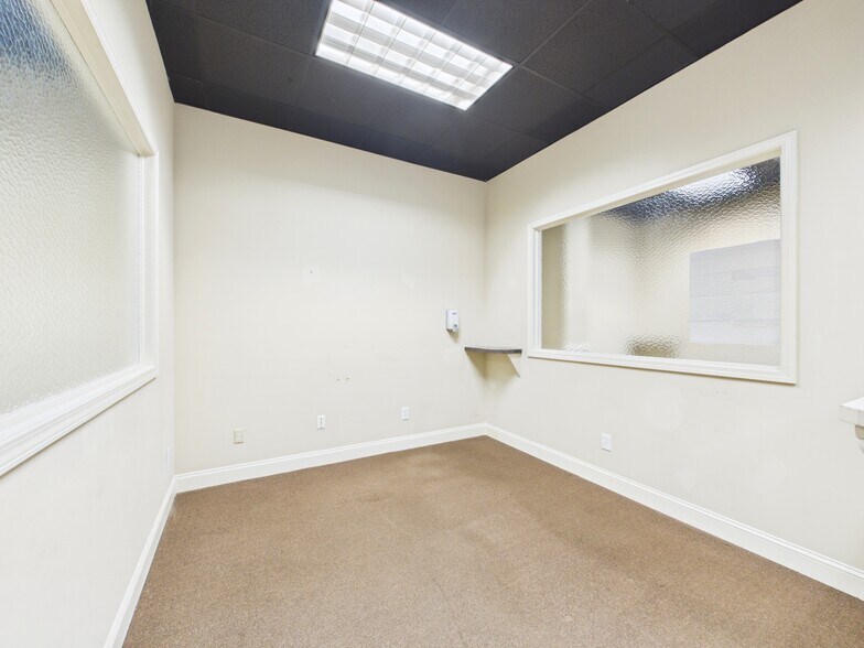 More Photos Of 7559 Kayne Blvd, Columbus Freestanding For Lease