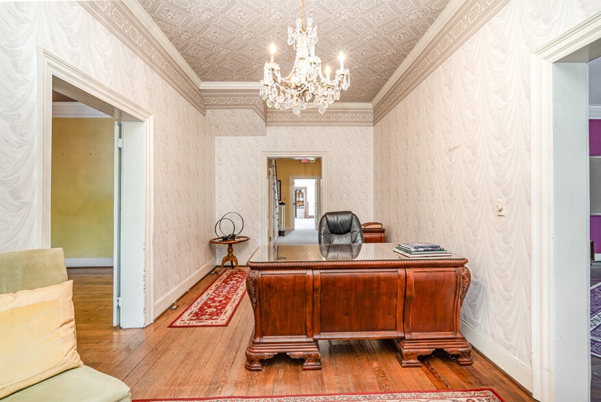 More Photos Of 137 3rd Ave N, Franklin Office For Lease