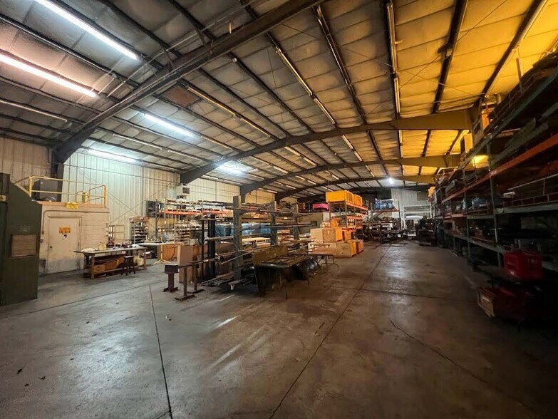 More Photos Of 8022 N Wilshire Ct, Oklahoma City Manufacturing For Lease