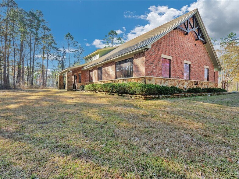 More Photos Of 7680 FM 2497, Lufkin Office For Sale