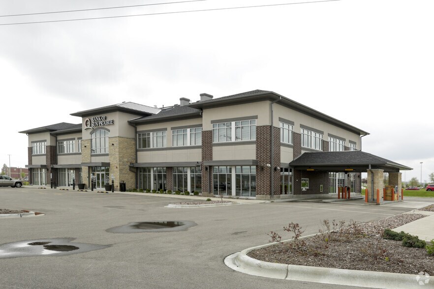 More Photos Of 695 S Grand Ave, Sun Prairie General Retail For Sale