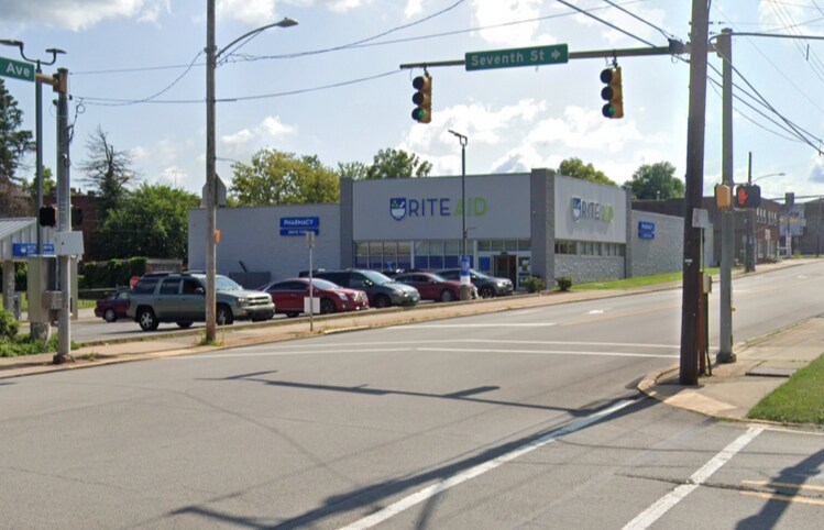 Primary Photo Of 623 Saint Clair Ave, Clairton Drugstore For Sale