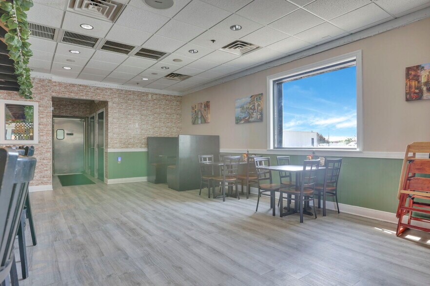 More Photos Of 1122 Hebron Rd, Heath Restaurant For Sale