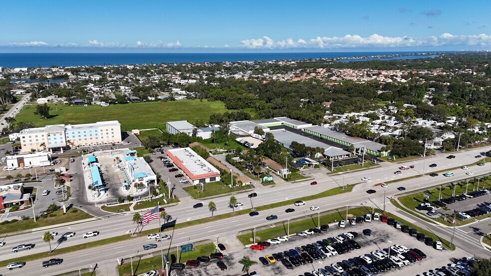More Photos Of 115 N Tamiami Trl, Nokomis Office For Sale