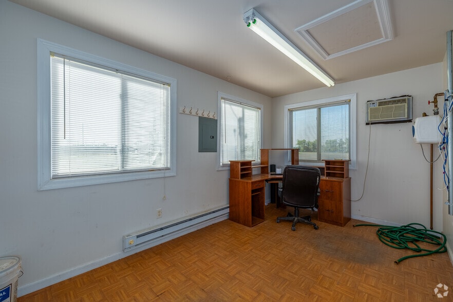 More Photos Of 4300 Church Rd, Centreville Land For Lease