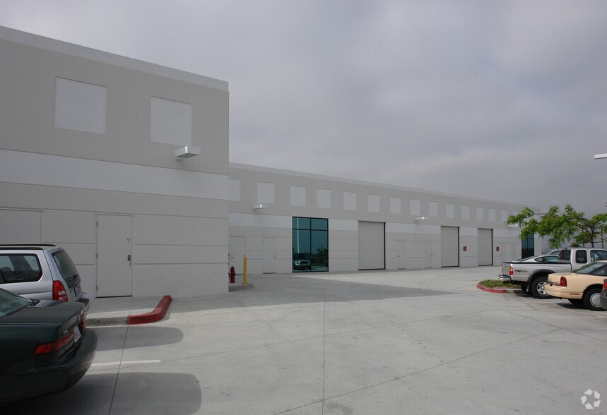 More Photos Of 9940 Summers Ridge Rd, San Diego Light Manufacturing For Lease