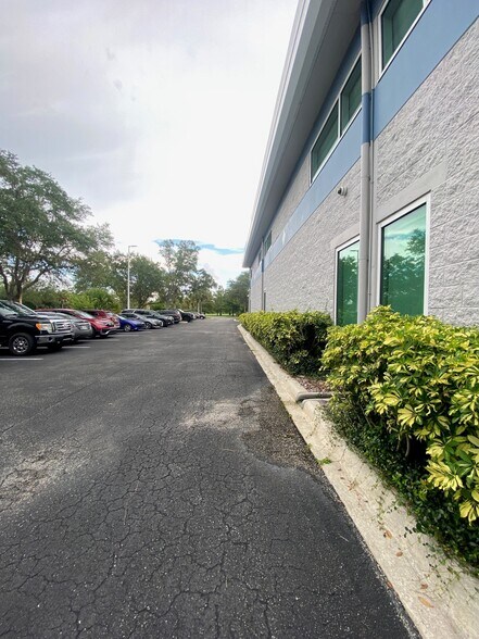 More Photos Of 6851 Professional Pky W, Sarasota Medical For Lease