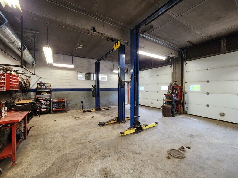 More Photos Of 208 Ridge Rd, Fort Erie Flex For Sale