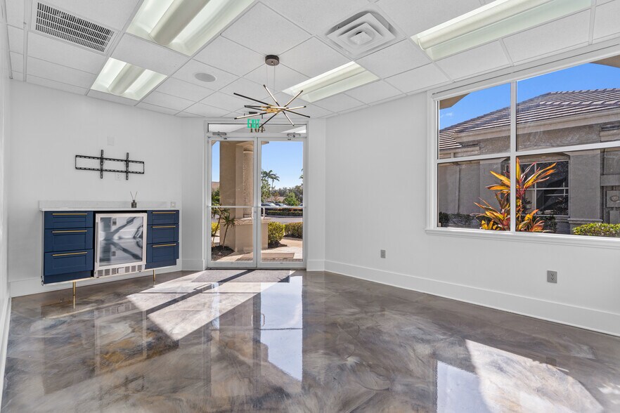More Photos Of 13730 Cypress Terrace Cir, Fort Myers Medical For Sale