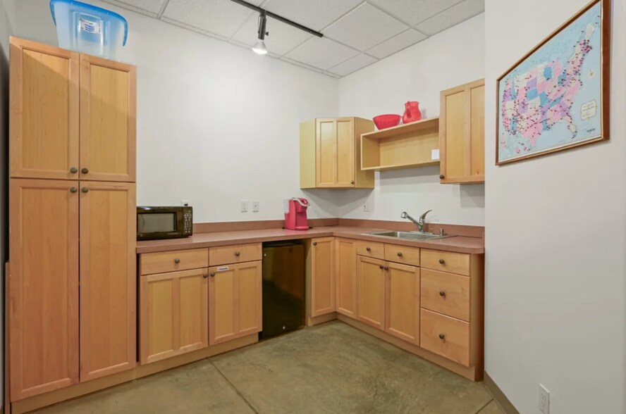 More Photos Of 3600 Cerrillos Rd, Santa Fe Office For Sale