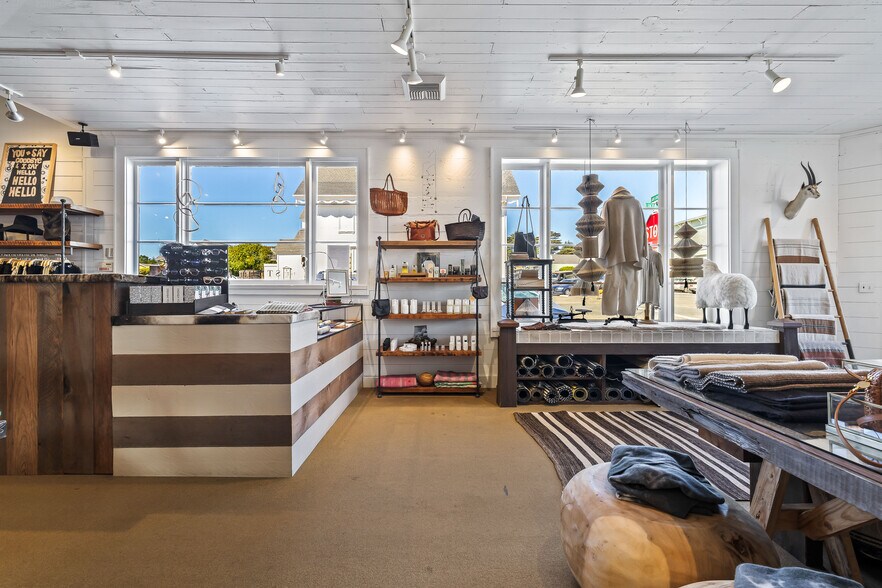 More Photos Of 10470 Lansing St, Mendocino Storefront For Sale