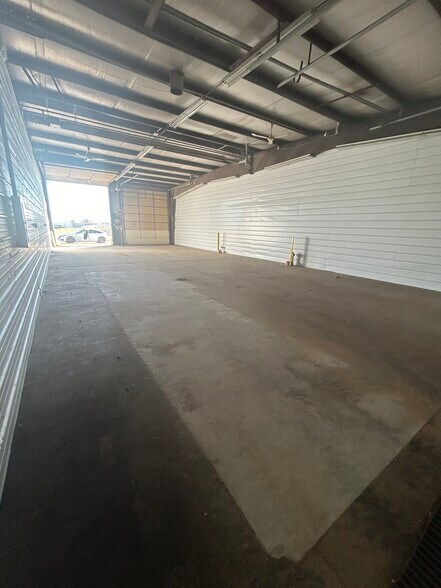 More Photos Of 4701 S Limit Ave, Sedalia Warehouse For Lease