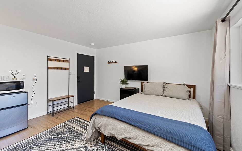 More Photos Of 3918 Pioneer Trl, South Lake Tahoe Hotel For Sale