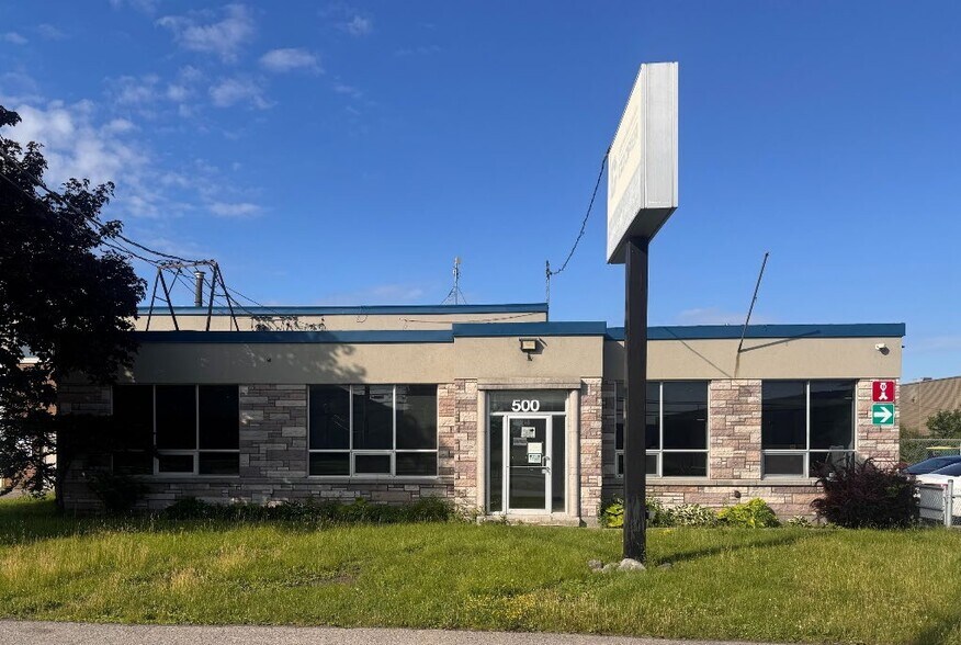 More Photos Of 500 Montée de Liesse, Montréal Warehouse For Lease