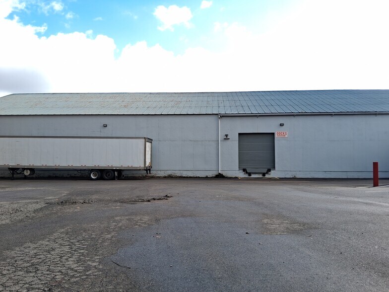 More Photos Of 800 S Morrison Ave, Collinsville Warehouse For Sale