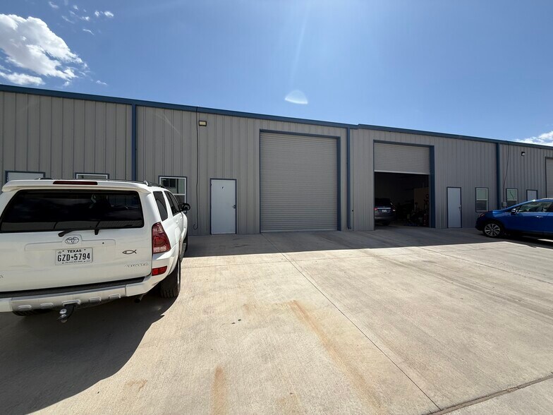 More Photos Of 141 El Chanate Dr, Canutillo Service For Lease