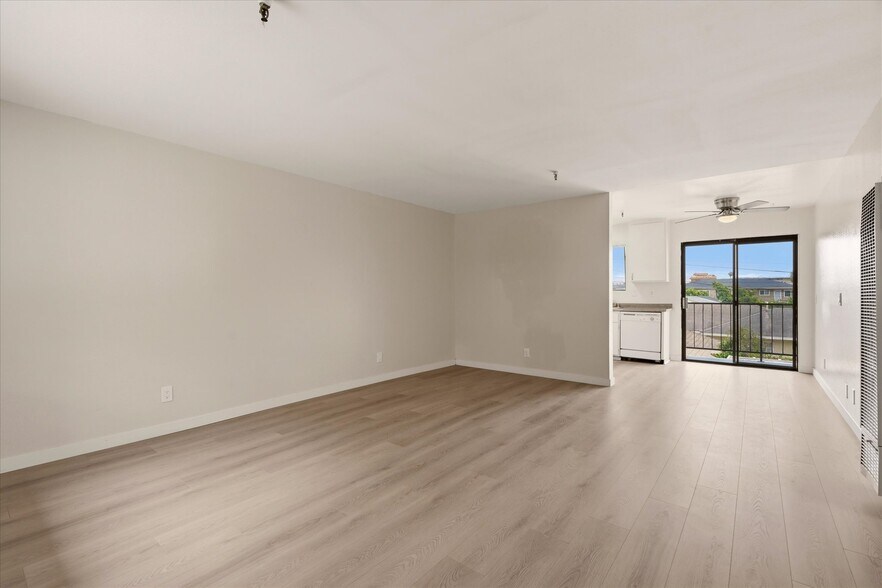 More Photos Of 13801 Yukon Ave, Hawthorne Apartments For Sale