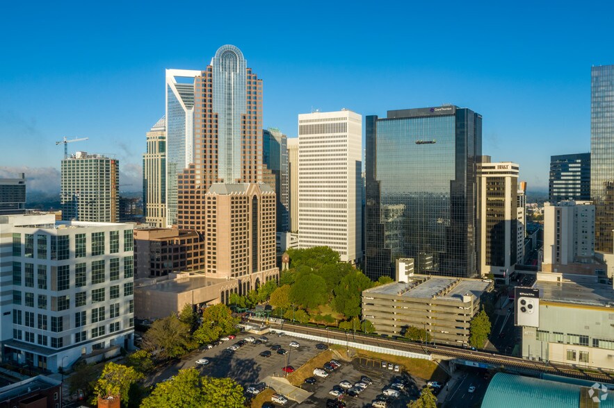 More Photos Of 201 S College St, Charlotte Office For Lease