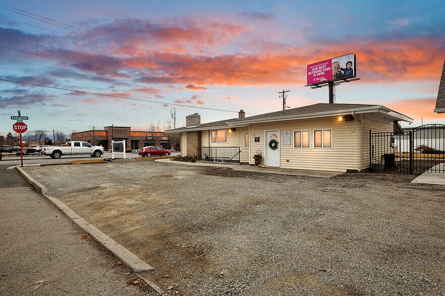 More Photos Of 101 N Evergreen Rd, Spokane Office For Lease