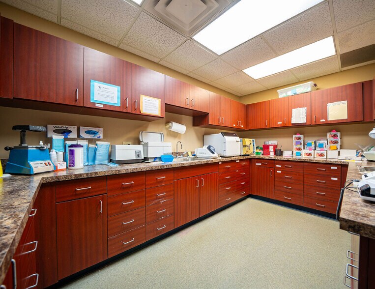 More Photos Of 690 Morrison Rd, Columbus Medical For Sale